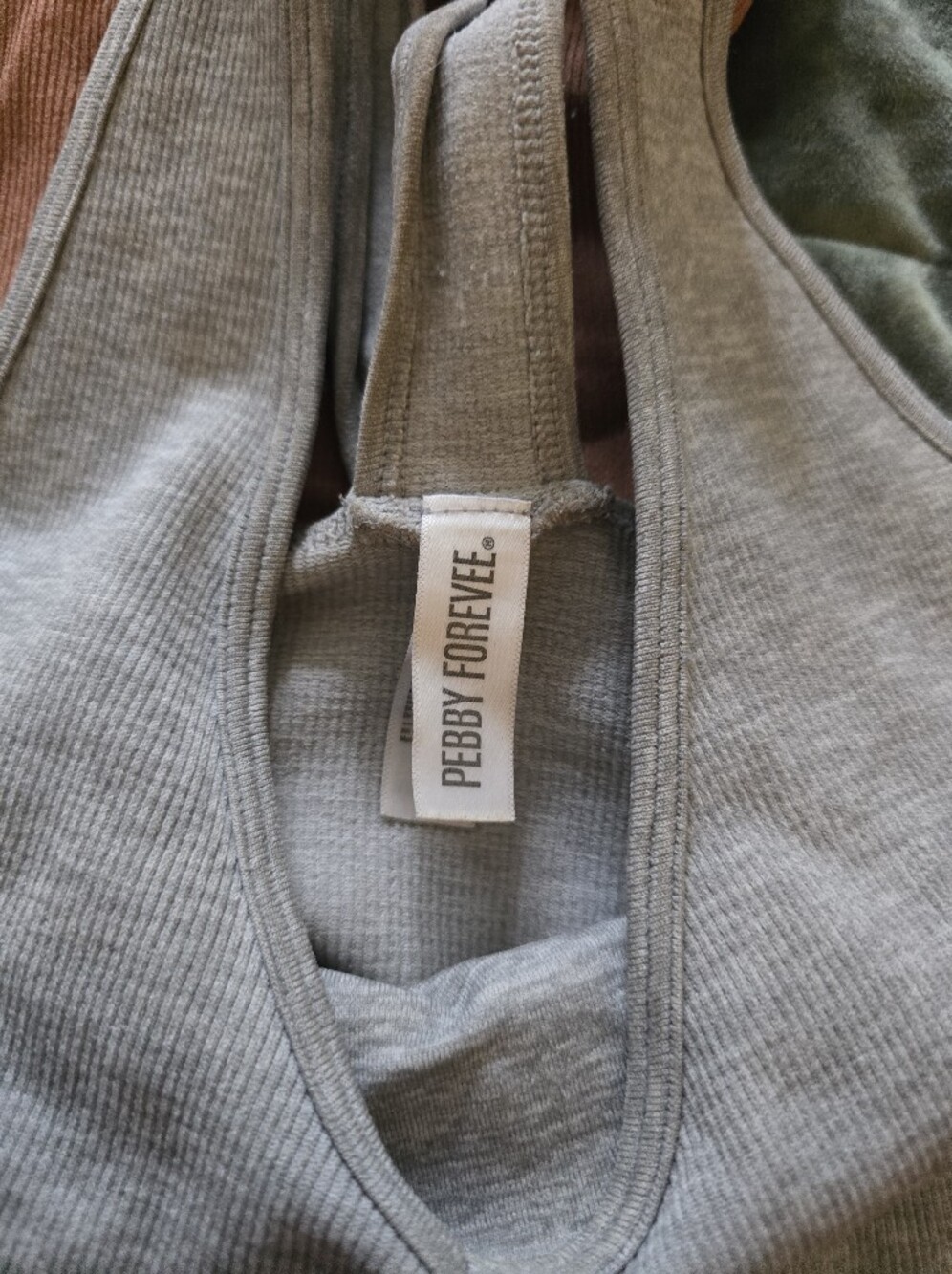 (Set Of 4) Ribbed Brami Cropped Tank Tops - Picture 6 of 11
